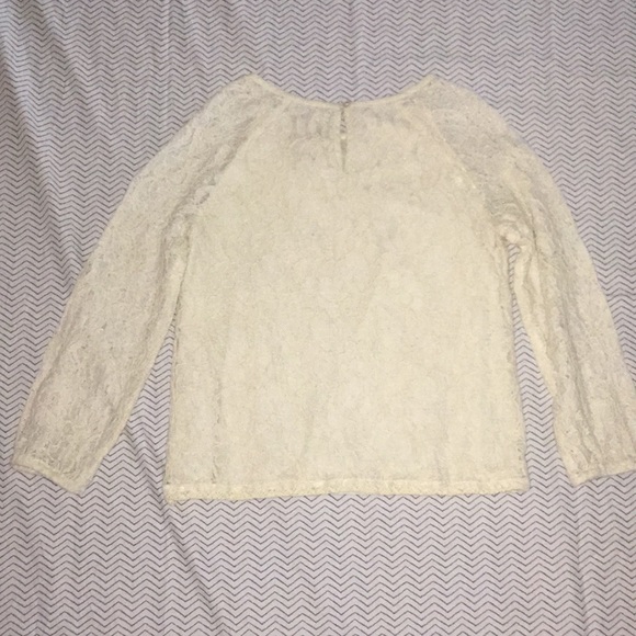 PEEK lace shirt. - Picture 3 of 3